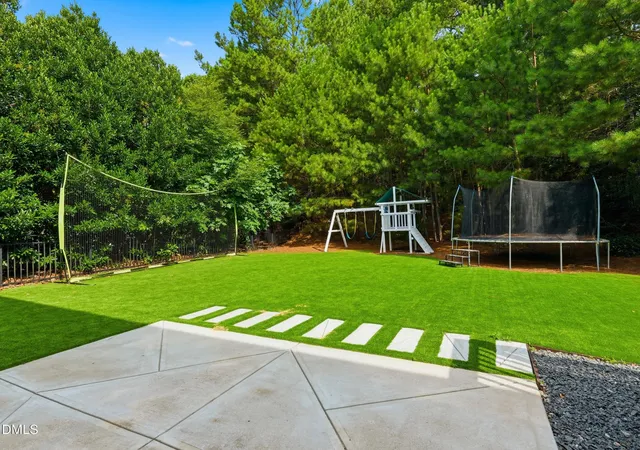 2nd image of 312 Briarfield Dr, Apex, NC 27502 | MLS# 10181472