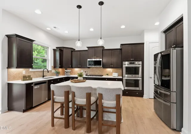 3rd image of 312 Briarfield Dr, Apex, NC 27502 | MLS# 10181472