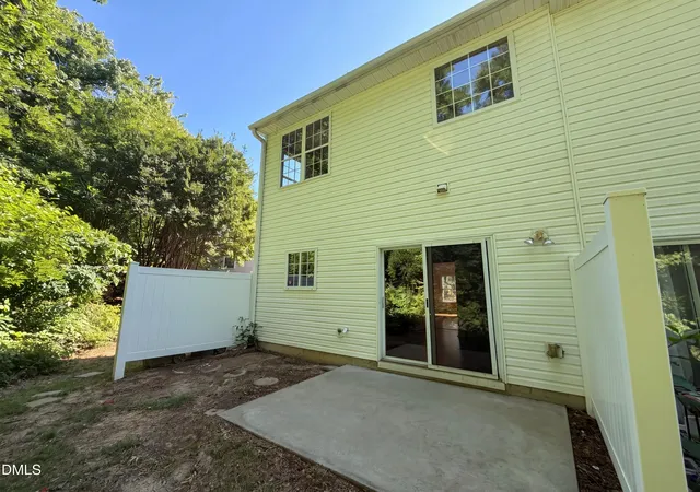 Photo 4 of Townhouse for sale at 43 Edgebrook Cir, Durham, NC 27703 | MLS# 10165530 | Listing updated on 2026-09-24