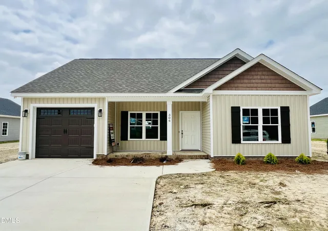Photo 1 of Single family home for sale at 306 E Norwayne Alumni Way, Fremont, NC 27830 | MLS# 10166001 | Listing updated on 2026-09-20