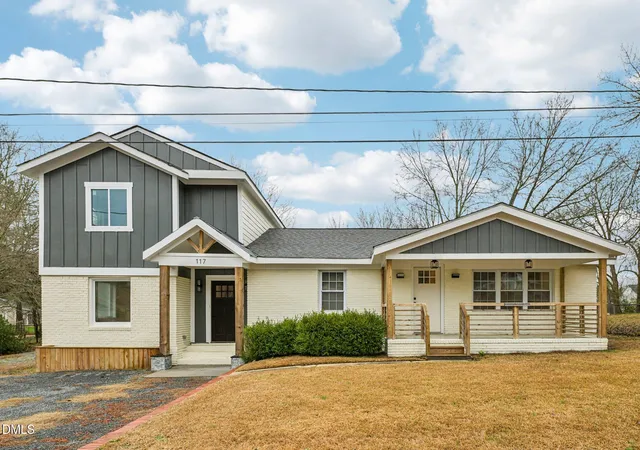 Photo 1 of Single family home for sale at 117 W Allen St, Four Oaks, NC 27524 | MLS# 10188268 | Listing updated on 2026-09-16