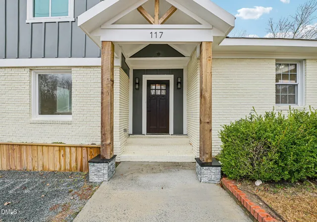 Photo 2 of Single family home for sale at 117 W Allen St, Four Oaks, NC 27524 | MLS# 10188268 | Listing updated on 2026-09-16