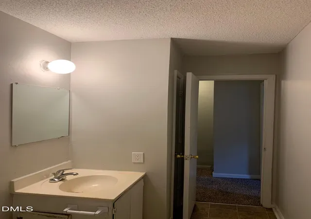 4th image of 1419 Cherrycrest Dr, Durham, NC 27704 | MLS# 10178455