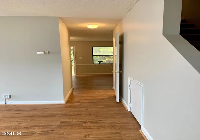3rd image of 1425 Cherrycrest Dr, Durham, NC 27704 | MLS# 10178473