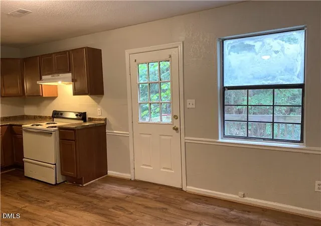 5th image of 1427 Cherrycrest Dr, Durham, NC 27704 | MLS# 10178436