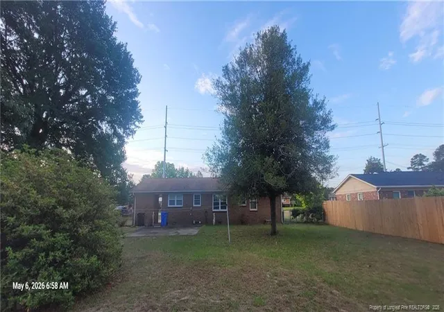 Photo 3 of Single family home for sale at 952 Kaywood Dr, Fayetteville, NC 28311 | MLS# 762188 | Listing updated on 2026-09-20