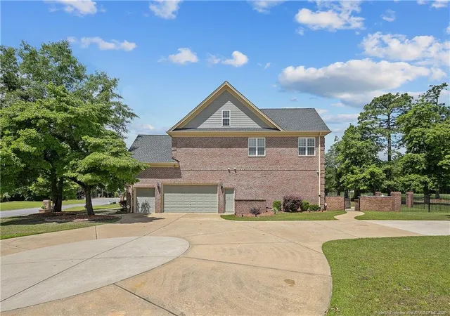 3rd image of 504 Captains Pl Pl, Fayetteville, NC 28311 | MLS# 762173