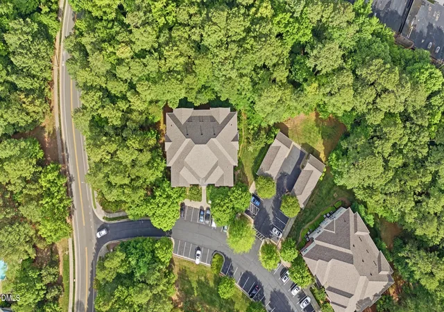 Listing Photo 2 - Condo for sale in building located at 911 Providence Gln Dr, Chapel Hill, NC 27514 - Unit #