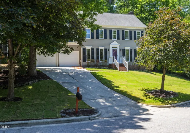 3rd image of 112 Parkmeadow Dr, Cary, NC 27519 | MLS# 10167096