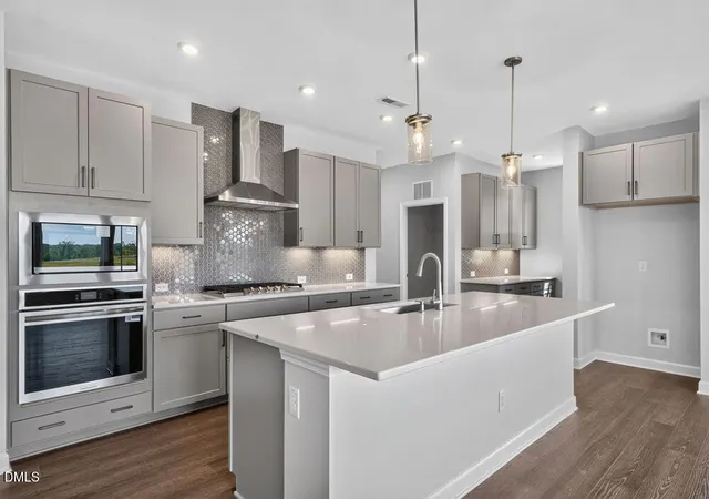 Photo 3 of Single family home for sale at 40 Reflection Pkwy, Fuquay Varina, NC 27526 | MLS# 10166139 | Listing updated on 2026-09-14