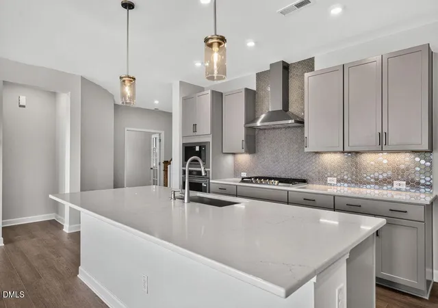 Photo 4 of Single family home for sale at 40 Reflection Pkwy, Fuquay Varina, NC 27526 | MLS# 10166139 | Listing updated on 2026-09-14