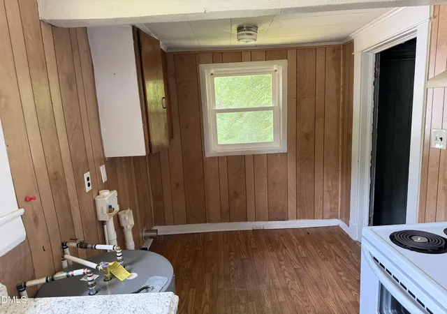 Listing Photo 2 - Condo for sale in building located at 1008 Alabama Ave, Durham, NC 27705