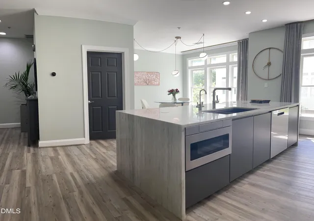 Photo 4 of Townhouse for sale at 1130 Parkridge Ln #102, Raleigh, NC 27605 | MLS# 10167790 | Listing updated on 2026-08-31