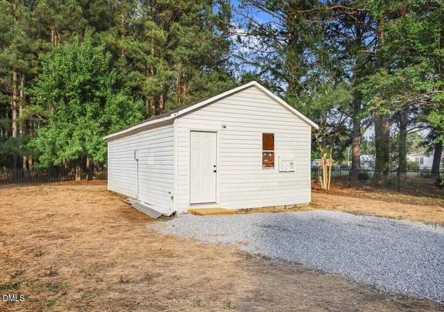 Homes for sale in Lucama, NC | 5737 Lloyd Rd, Lucama, NC 27851 | MLS# 10166353