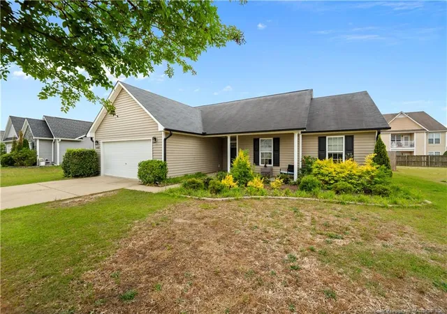 2nd image of 4949 Yorkchester Dr, Fayetteville, NC 28314 | MLS# 762368