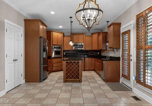 5th image of 108 Shadow Oak Ln, Fayetteville, NC 28303 | MLS# 10169808