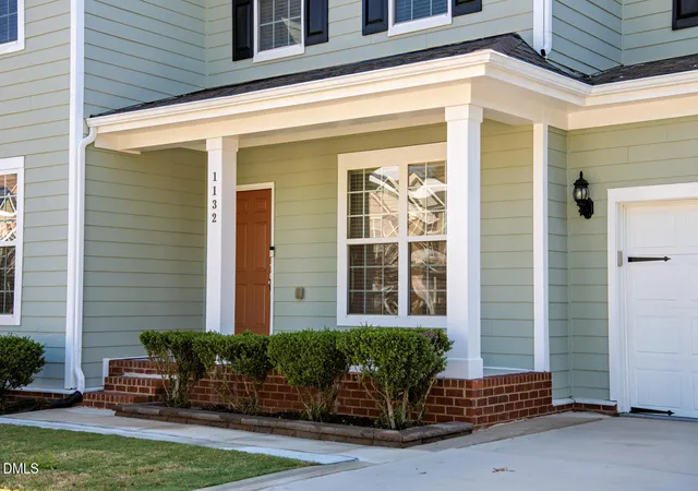 Photo 4 of Single family home for sale at 1132 Cozy Oak Ave, Cary, NC 27519 | MLS# 10166428 | Listing updated on 2026-09-14