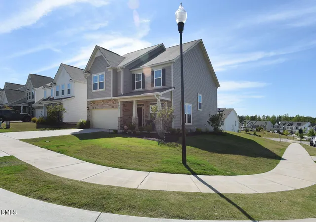 Photo 4 of Sale Pending at 900 Channel Drop Loop, Zebulon, NC 27597 | MLS# 10168782 | Listing updated on 2026-08-18