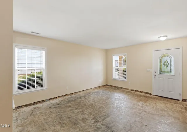 Photo 3 of Single family home for sale at 75 Averasboro Dr, Clayton, NC 27520 | MLS# 10167177 | Listing updated on 2026-08-28