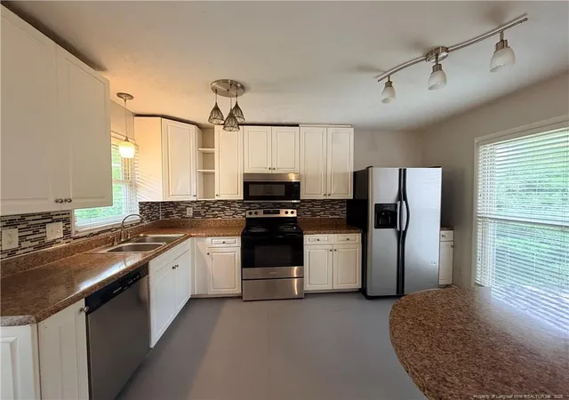 5th image of 1375 Worstead Dr, Fayetteville, NC 28314 | MLS# 762420