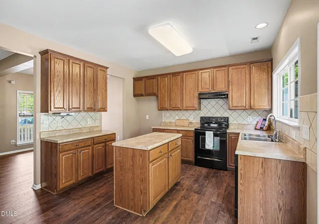 Photo 4 of Townhouse for sale at 524 Hidden Springs Dr, Durham, NC 27703 | MLS# 10175146 | Listing updated on 2026-09-27
