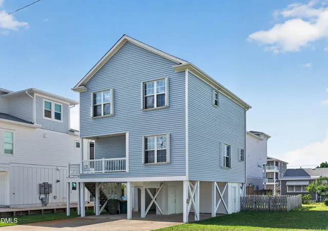 3rd image of 111 Hanby Ave, Carolina Beach, NC 28428 | MLS# 10166595