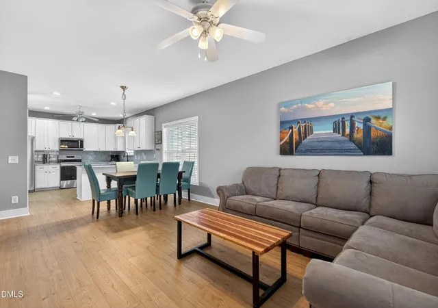5th image of 111 Hanby Ave, Carolina Beach, NC 28428 | MLS# 10166595