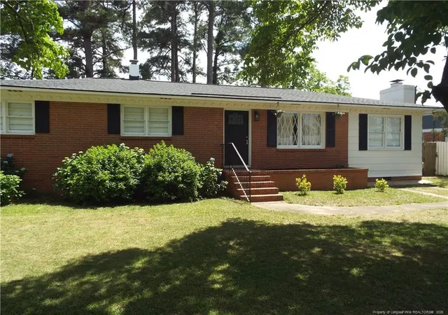 Photo 2 of Single family home for sale at 5101 N Sumac Cir, Fayetteville, NC 28304 | MLS# 762341 | Listing updated on 2026-09-18