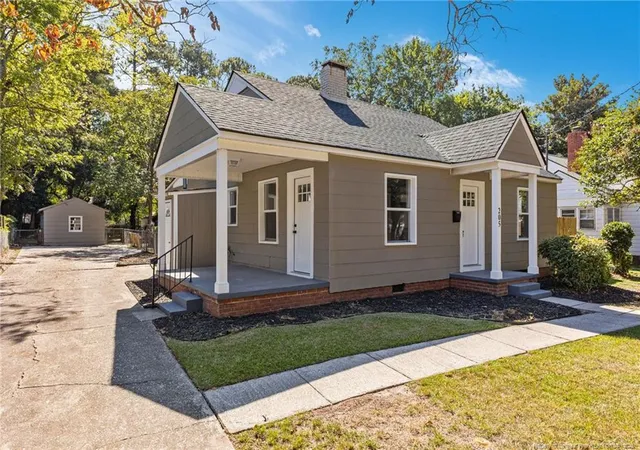 2nd image of 205 Pinecrest Dr, Fayetteville, NC 28305 | MLS# 762473