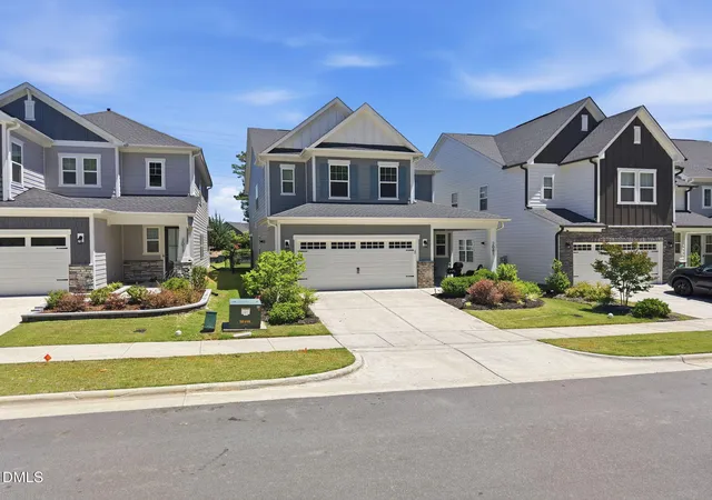 Photo 2 of Single family home for sale at 2081 Florine Dr, Apex, NC 27502 | MLS# 10168209 | Listing updated on 2026-08-31
