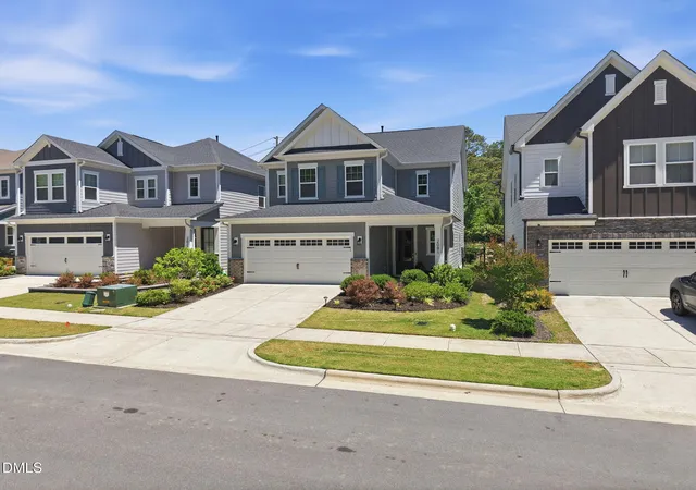 Photo 4 of Single family home for sale at 2081 Florine Dr, Apex, NC 27502 | MLS# 10168209 | Listing updated on 2026-08-31
