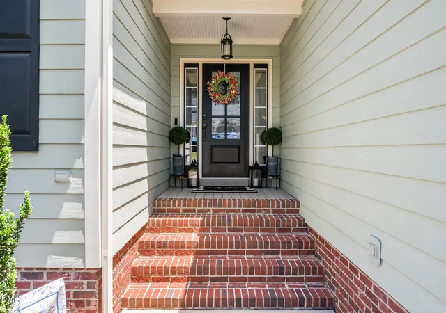 Photo 4 of Sale Pending at 428 Broadmoor Way, Clayton, NC 27520 | MLS# 10168299 | Listing updated on 2026-07-18
