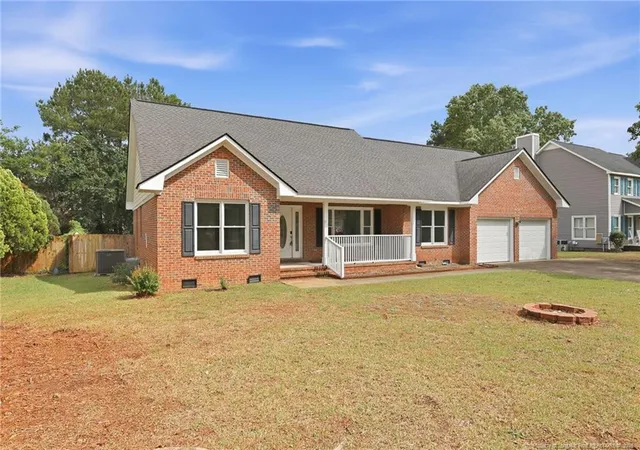 Photo 3 of Single family home for sale at 1967 Oakview Dr, Fayetteville, NC 28304 | MLS# 762494 | Listing updated on 2026-07-20