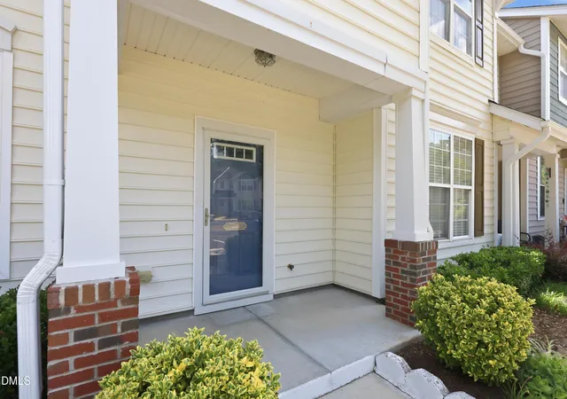 Photo 4 of Townhouse for sale at 1109 Hamlet Park Dr, Morrisville, NC 27560 | MLS# 10174468 | Listing updated on 2026-09-13
