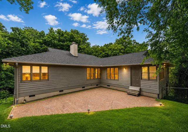 1st image of 213 Hillsborough St, Chapel Hill, NC 27514 | MLS# 10169542