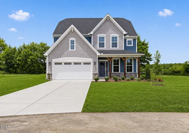 Homes for sale in Aberdeen, NC | 370 Glade Dr, Aberdeen, NC 28315 | MLS# 10166763