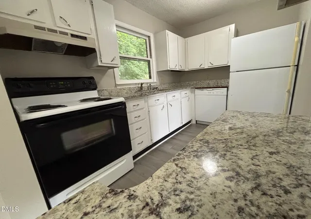 Listing Photo 5 - Condo for sale in building located at 524 Boone Rd, Eden, NC 27288