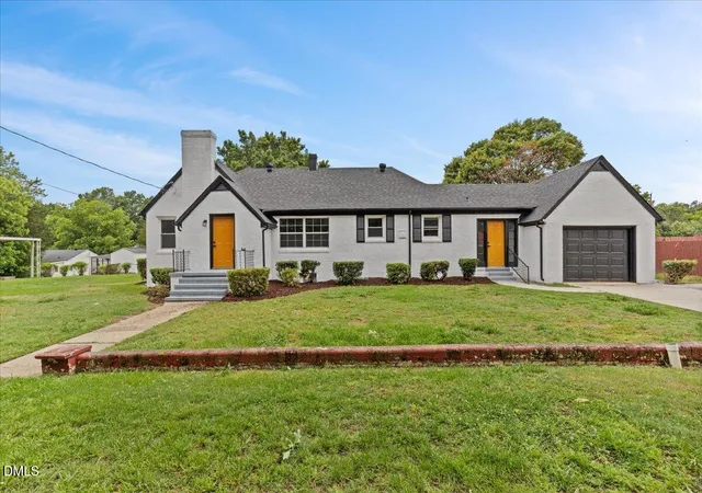 Homes for sale in Henderson, NC | 157 N Elizabeth St, Henderson, NC 27536 | MLS# 10169448