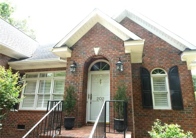 3rd image of 202 Walnut Cove Dr, Lumberton, NC 28358 | MLS# 762495