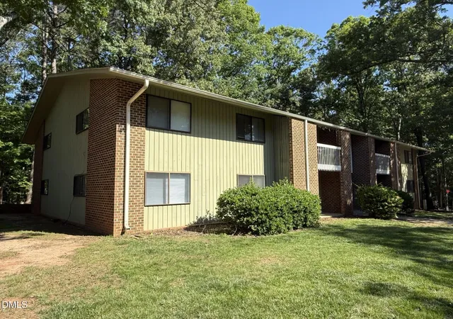 Homes for sale in Raleigh, NC | 1299 Schaub Dr #D, Raleigh, NC 27606 | MLS# 10172386