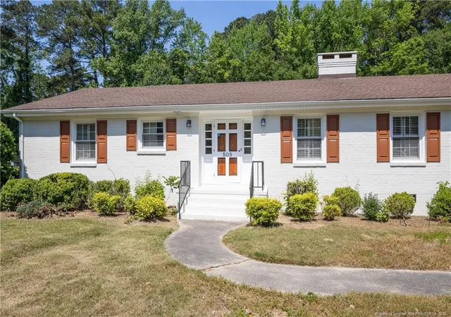 Homes for sale in Clinton, NC | 505 Lafayette St, Clinton, NC 28328 | MLS# 762560