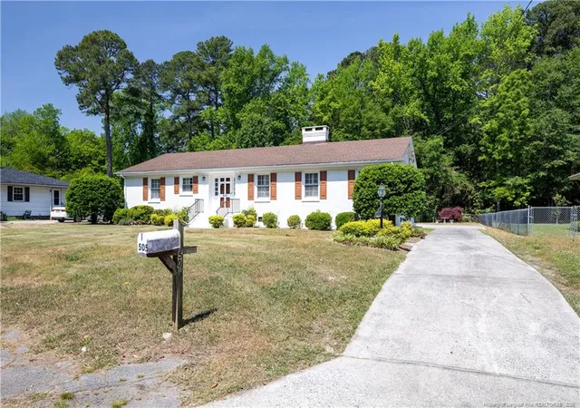 Photo 3 of Single family home for sale at 505 Lafayette St, Clinton, NC 28328 | MLS# 762560 | Listing updated on 2026-07-18