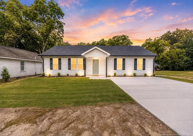 Homes for sale in Sanford, NC | 115 N 10th St, Sanford, NC 27330 | MLS# 762566