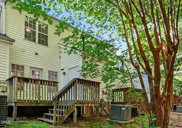 28th image of 10 Moorefield Ct, Durham, NC 27705 | MLS# 10167761