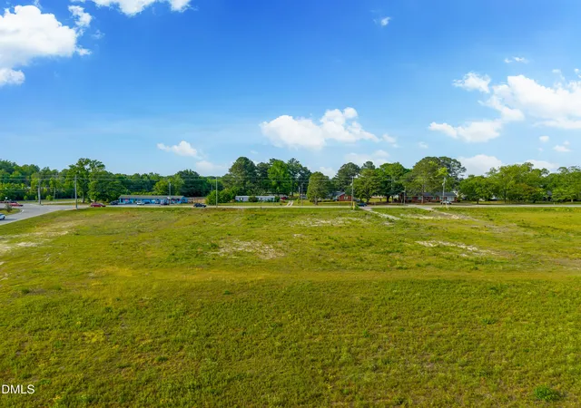 Photo 4 of Sale Pending at 4640 E 10th Street, Greenville, NC 27858 | MLS# 10168022 | Listing updated on 2026-08-28
