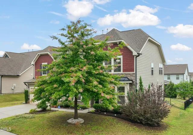 2nd image of 27 Needham Ln, Clayton, NC 27527 | MLS# 10167579
