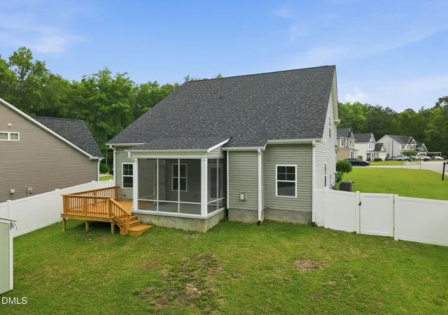 Photo 3 of Single family home for sale at 15 Dandelion Pl, Spring Lake, NC 28390 | MLS# 10167866 | Listing updated on 2026-08-04
