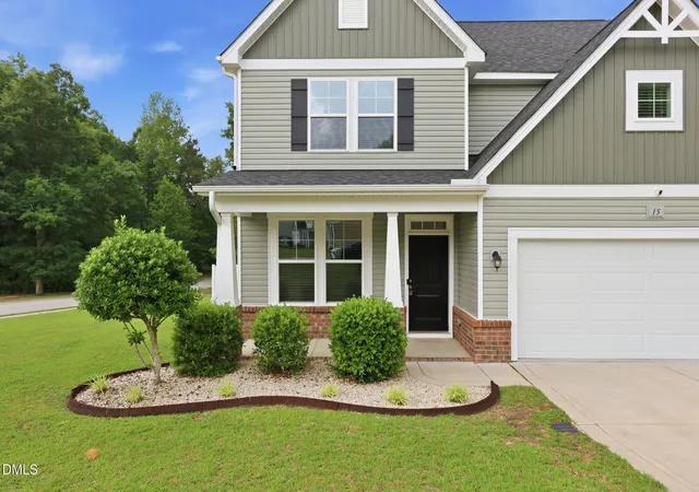 Photo 4 of Single family home for sale at 15 Dandelion Pl, Spring Lake, NC 28390 | MLS# 10167866 | Listing updated on 2026-08-04