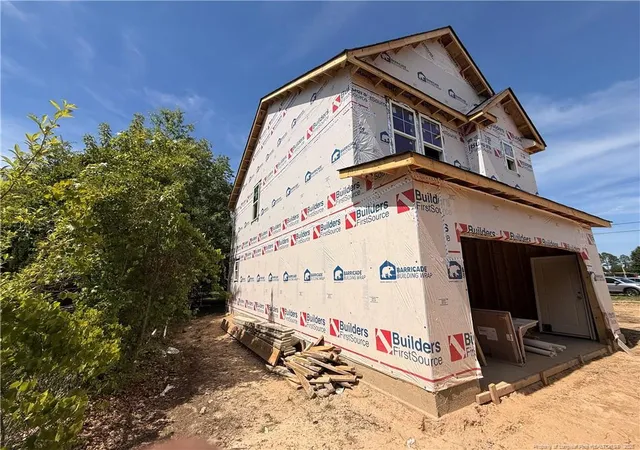 Photo 4 of Sale Pending at 562 Glensford Dr, Fayetteville, NC 28314 | MLS# 762603 | Listing updated on 2026-07-29