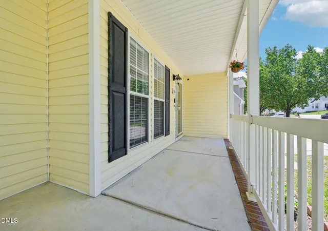 Photo 4 of Sale Pending at 104 Spinel Ln, Knightdale, NC 27545 | MLS# 10167942 | Listing updated on 2026-09-24